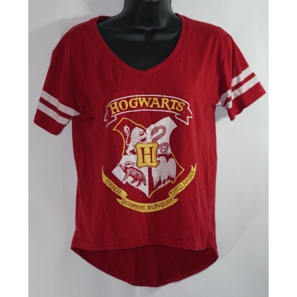 Hogwarts Red T Shirt Size M